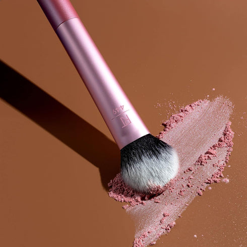 Real Techniques Tapered Cheek Makeup Brush - Soft Synthetic Bristles for Blush, Highlighter, 1 Count