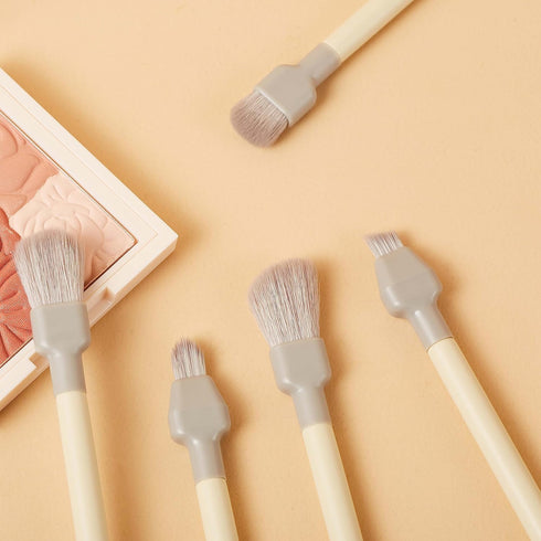 Unique Professional Painter Makeup Brush Set, COSHINE 7pcs Soft Synthetic Wood Handle Foundation, Powder, Eyeshadow, Lip Gloss Cosmetic Brushes Kit