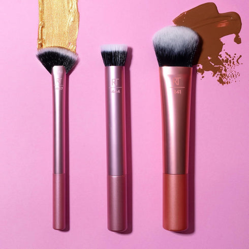 Real Techniques Seamless Complexion Makeup Brush, For Foundation, Primer & Moisturizer, Multipurpose Face Brush