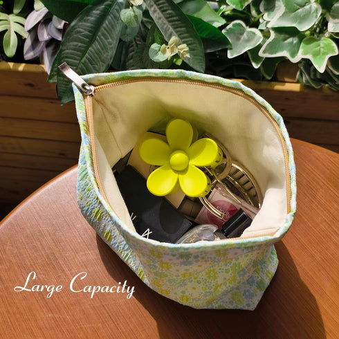 STARDW Aesthetic Floral Makeup Bag, Large Cute Cosmetic Bag Organizer for Women Girls, Travel Toiletry Pouch (Fresh
