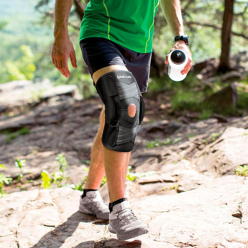 MUELLER Sports Medicine Self Adjusting Hinged Knee Brace, One Size for Pain Relief