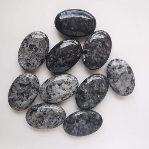 Black Labradorite Polished Stones, Synthesis Oval Healing Palm Pocket Stone for Indoor Fountain Massage Energy