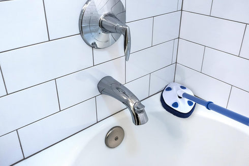 Clorox Extendable Tub and Tile Scrubber with Extra Pad for Efficient Cleaning
