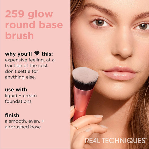 Real Techniques Glow Round Base Makeup Brush, Flat Top Foundation Brush for Buffing & Blending