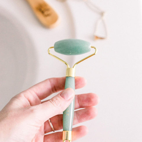 Beauty by Earth Jade Roller for Face, Skin Care Tools with Small Eye Roller for Reducing Puffy Eyes