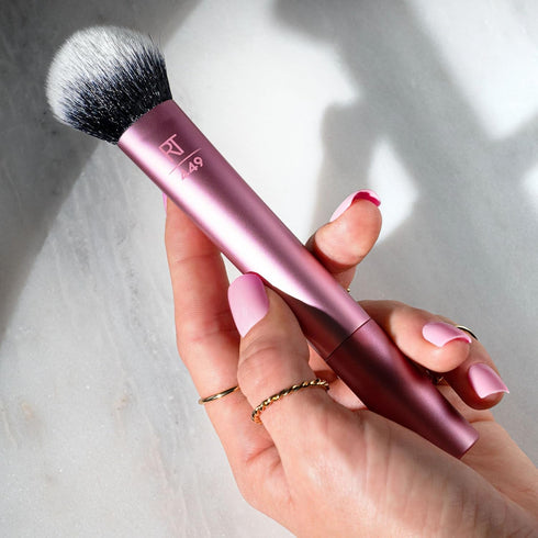 Real Techniques Tapered Cheek Makeup Brush - Soft Synthetic Bristles for Blush, Highlighter, 1 Count