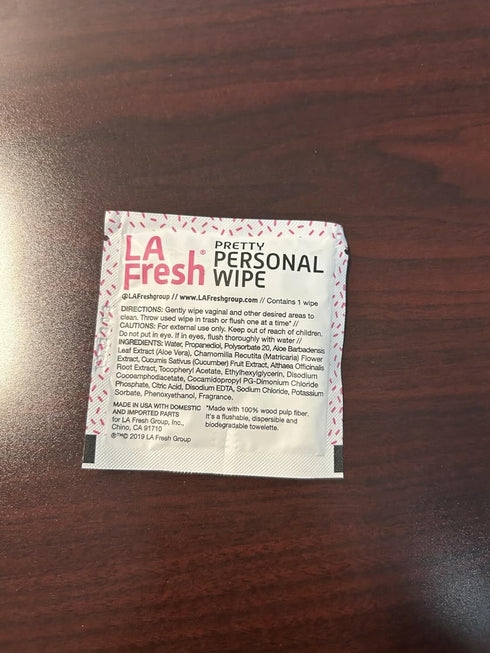 Pack 50 LA Fresh Feminine Wipes with Aloe Vera, Chamomile Extract, Cucumber, and Vitamin E - of ct Wipes for Women