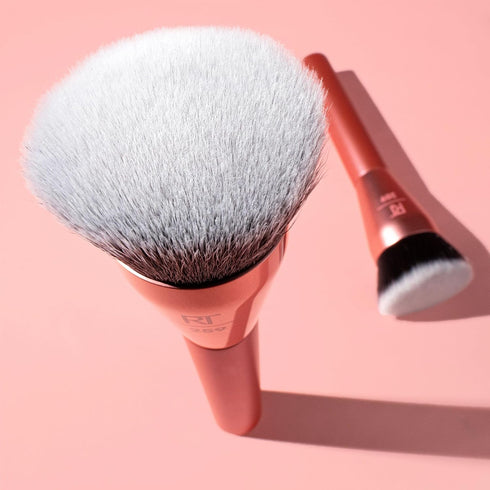 Real Techniques Glow Round Base Makeup Brush, Flat Top Foundation Brush for Buffing & Blending