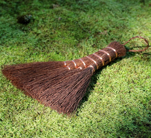 KAKURI Large Bonsai Broom Brush, 6.3" Professional Gentle Big Broom, Japanese Bonsai Tool