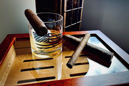 Set of 2 Whisky Cigar Glasses with American Flag in Round Gift Box, Ideal Gift for Whisky Lovers