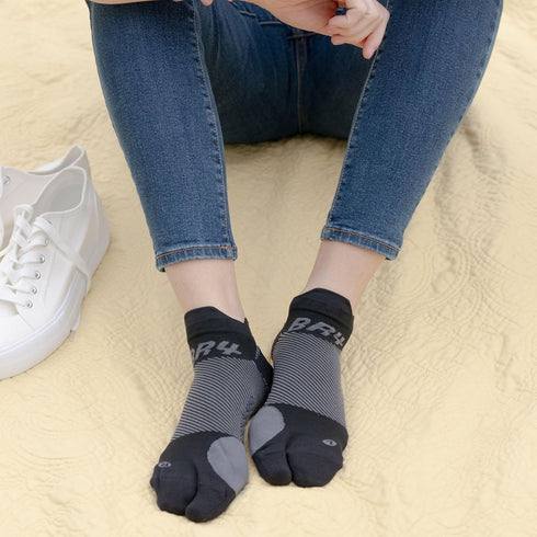 OrthoSleeve Bunion Relief Socks with Patented Split-Toe Design and Cushioned Bunion Pad for Pain Relief