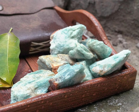 Crocon 1LB Aquamarine Rough Bulk Natural Stone - Raw Gemstone for Tumbling, Cabbing, and Crystal Healing