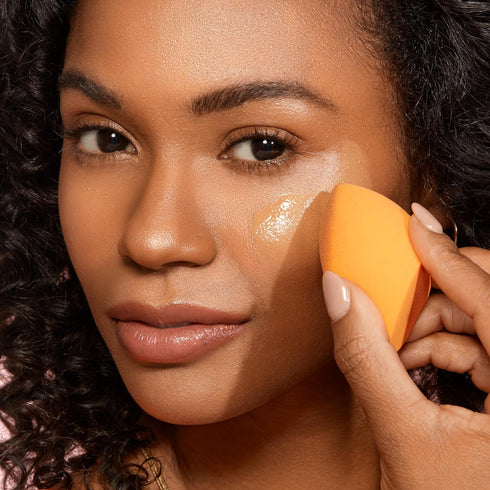 Real Techniques Miracle Complexion Sponge, Makeup Blending Sponge for Liquid & Cream Foundation, 1 Count