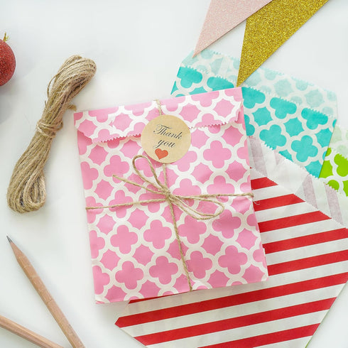 KEYYOOMY 100 Pcs Black Candy Buffet Bags, Small Polka Dot Paper Treat Bags for Wedding & Birthday Party (5 x 7 inch)
