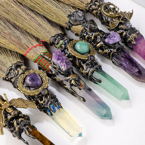 Natural Crystal Broom Magic Sweeper Amethyst Tower Broom Healing Crystal Point Witch Altar Supplies for Crystal Therapy