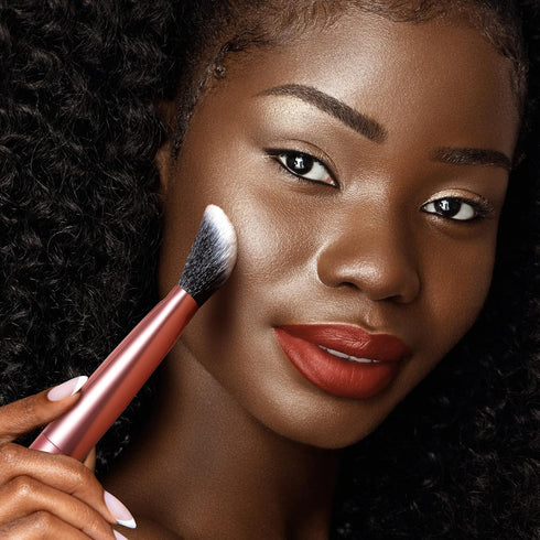 Real Techniques Seamless Complexion Makeup Brush, For Foundation, Primer & Moisturizer, Multipurpose Face Brush