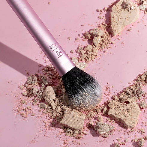 Real Techniques Makeup Setting Brush, 402 Brush for Setting Powder, Face Makeup, Synthetic & Cruelty-Free