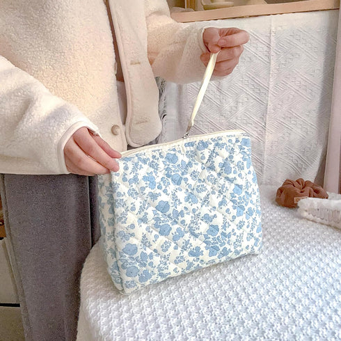 Makeup Bag Large Travel Quilted Cosmetic Organizer, Floral Cotton Coquette Aesthetic Toiletry Bag for Women