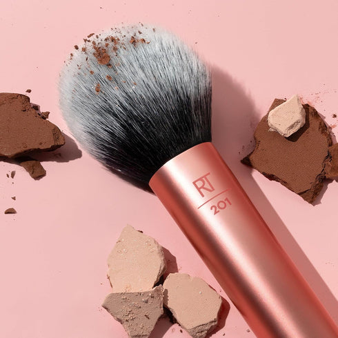 Real Techniques Ultra Plush Powder Makeup Brush - Large, Fluffy, Vegan, for Setting Powder & Blush