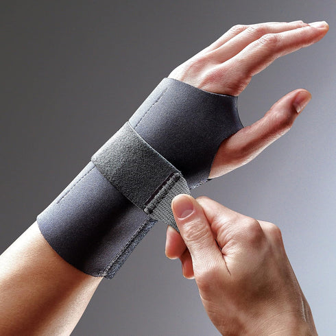 Left Hand L/XL FUTURO Compression Wrist Brace